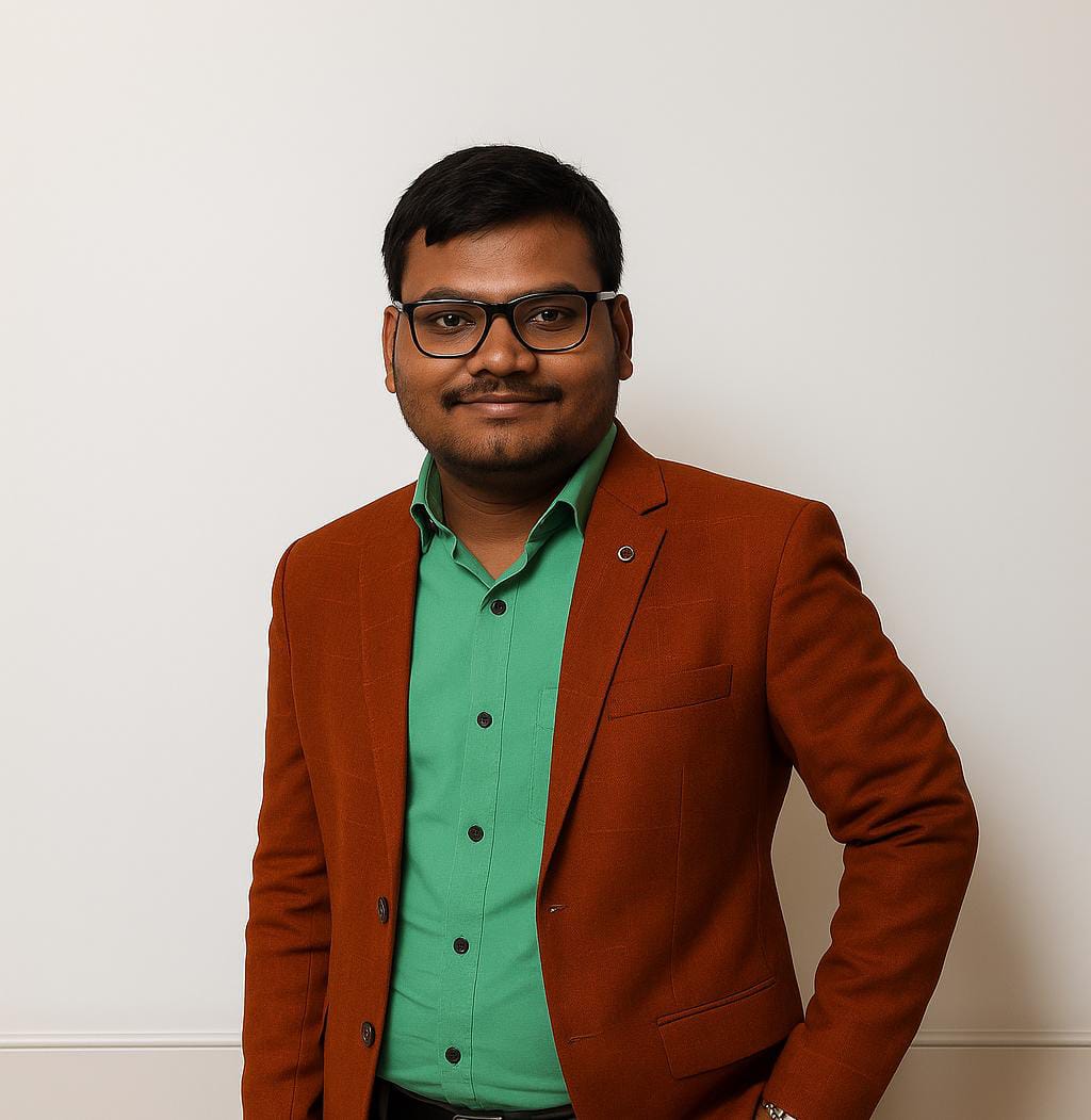 Who is the Manager of Arenawar?